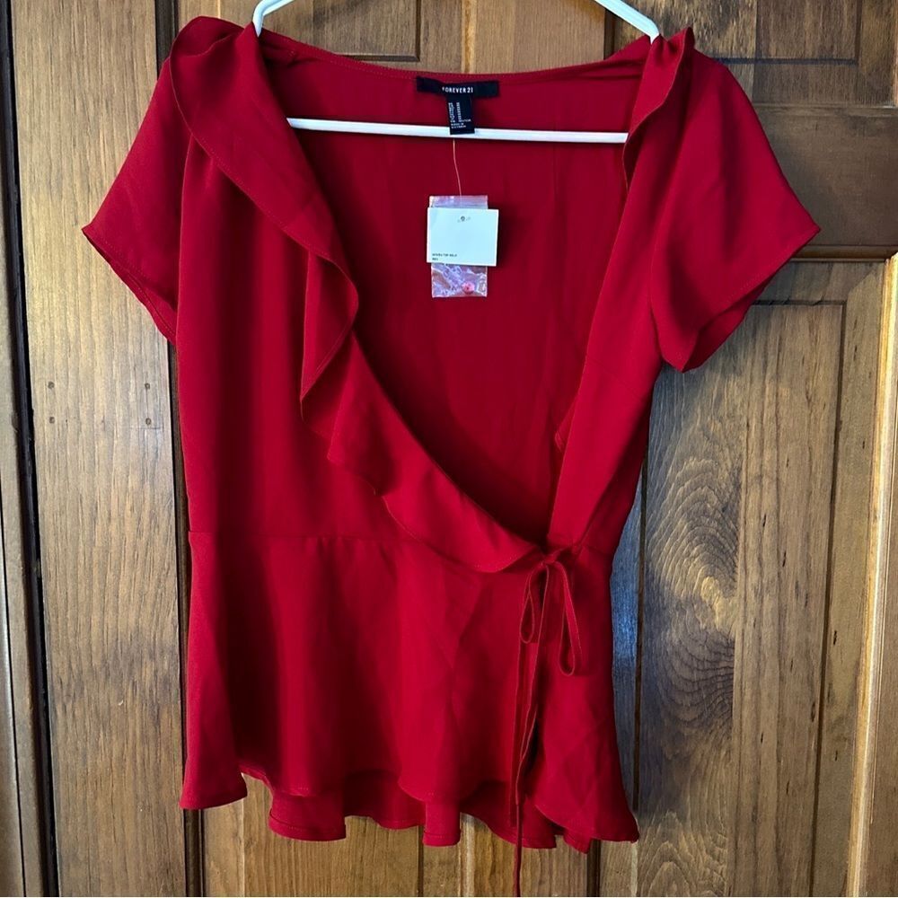 Forever 21 Woven Red Top Size Medium New